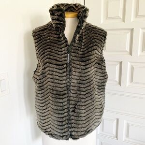 Black Mountain Vest Size Small Outdoor Black & Gray Faux Fur Zipper
